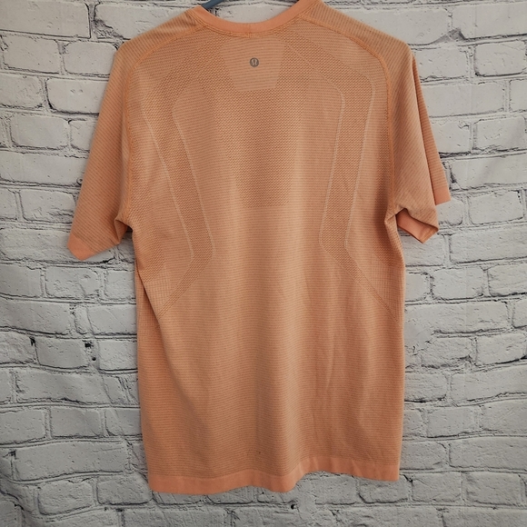 Lululemon Metal Vent Short Sleeve - Picture 2 of 8